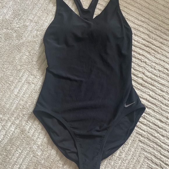 Nike Women's Rib Racerback One-Piece Black Textured swimsuit  size M - Picture 7 of 10